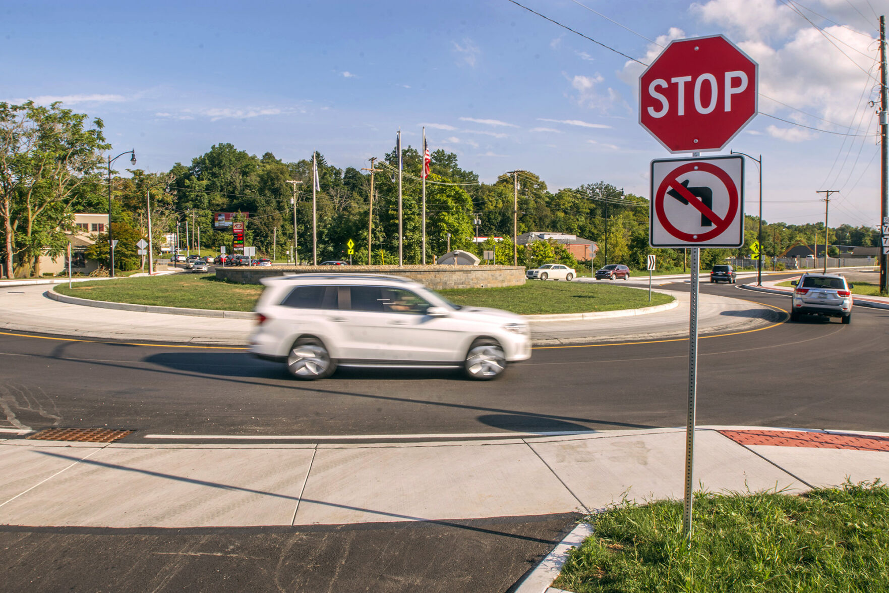 Roundabout sharon file 2018.jpg
